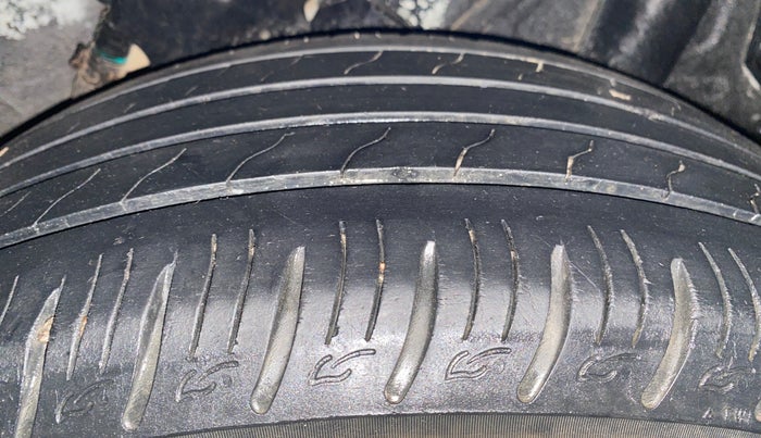 2023 Hyundai VENUE SX 1.5 CRDI, Diesel, Manual, 34,622 km, Left Rear Tyre Tread