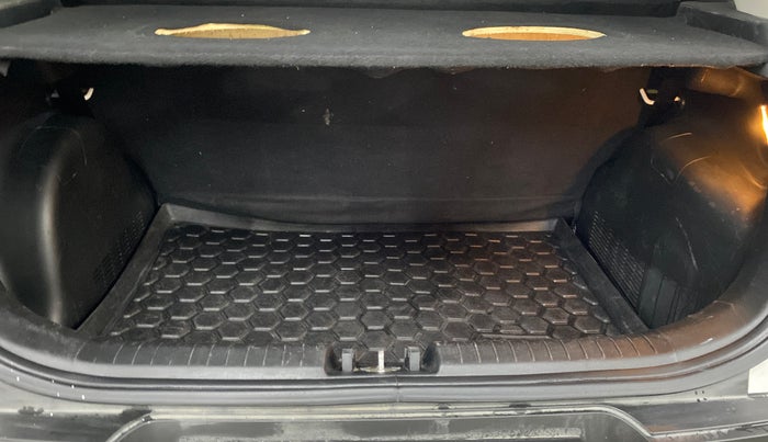 2023 Hyundai VENUE SX 1.5 CRDI, Diesel, Manual, 34,622 km, Boot Inside