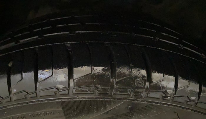 2018 Hyundai Verna 1.6 VTVT SX, Petrol, Manual, 51,957 km, Left Front Tyre Tread