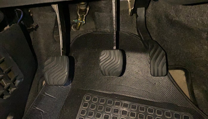 2019 Renault Kwid RXT 1.0 (O), Petrol, Manual, 24,133 km, Pedals