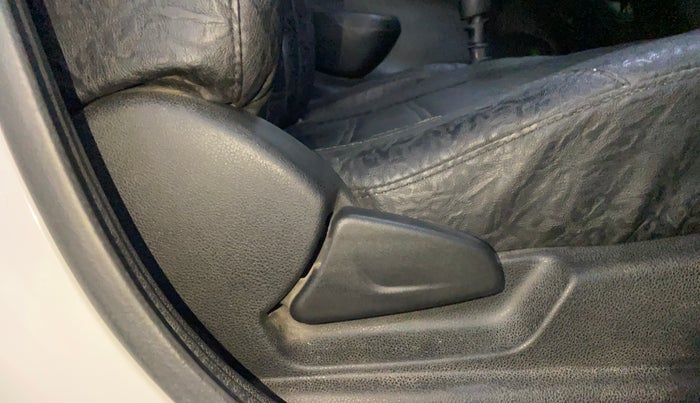 2019 Renault Kwid RXT 1.0 (O), Petrol, Manual, 24,133 km, Driver Side Adjustment Panel