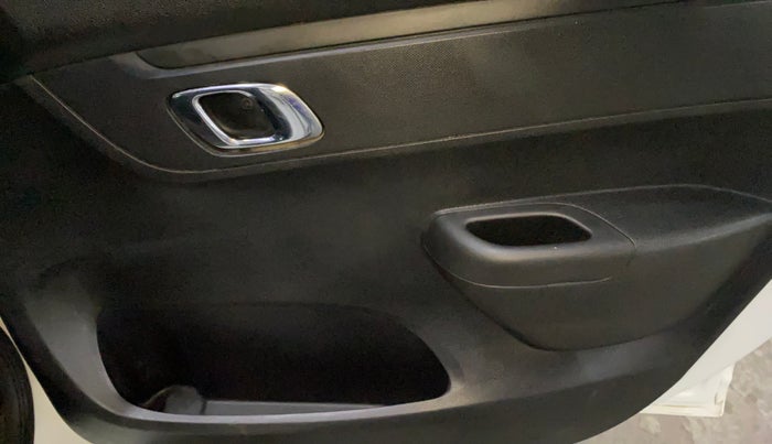 2019 Renault Kwid RXT 1.0 (O), Petrol, Manual, 24,133 km, Driver Side Door Panels Control