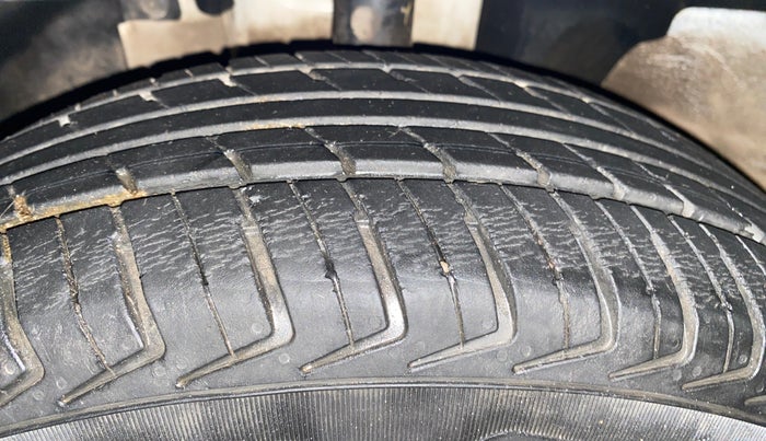 2019 Renault Kwid RXT 1.0 (O), Petrol, Manual, 24,133 km, Left Front Tyre Tread