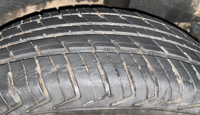 2019 Renault Kwid RXT 1.0 (O), Petrol, Manual, 24,133 km, Left Rear Tyre Tread