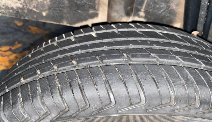 2019 Renault Kwid RXT 1.0 (O), Petrol, Manual, 24,133 km, Right Rear Tyre Tread