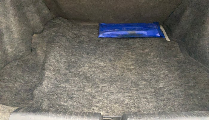 2017 Honda Amaze 1.2L I-VTEC S, Petrol, Manual, 1,29,943 km, Boot Inside