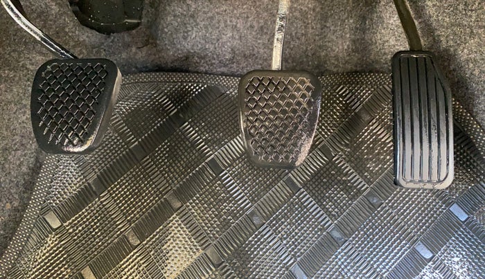 2017 Honda Amaze 1.2L I-VTEC S, Petrol, Manual, 1,29,943 km, Pedals