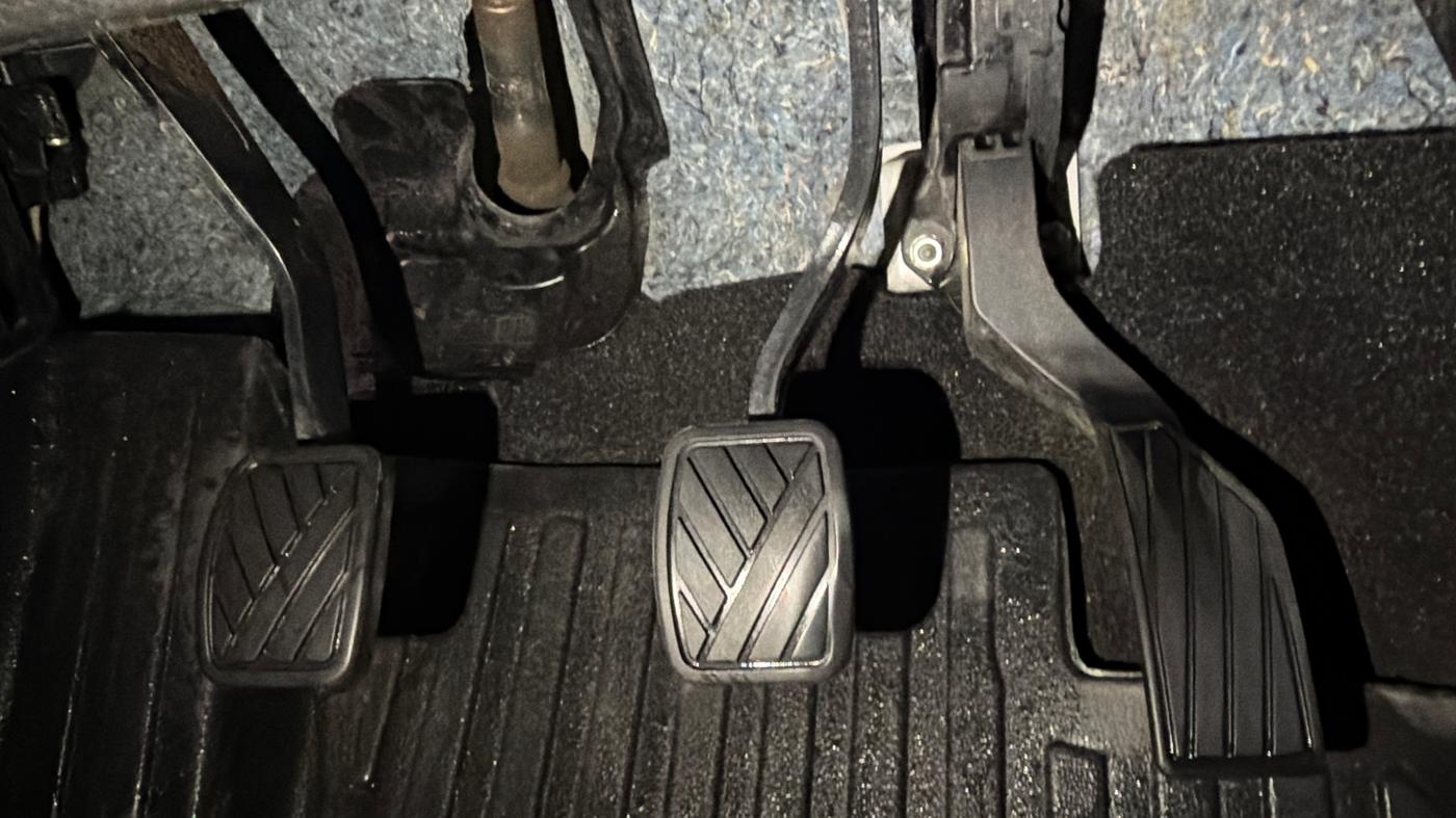 2023 Maruti BREZZA VXI S-CNG, CNG, Manual, 57,237 km, Pedals