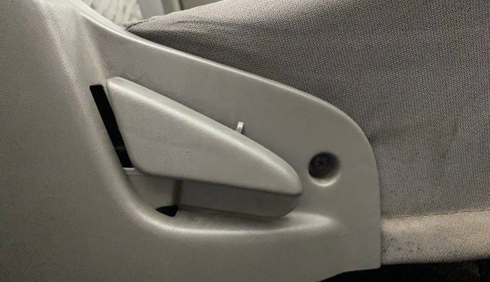 2017 Datsun Go Plus T, Petrol, Manual, 1,33,186 km, Driver Side Adjustment Panel