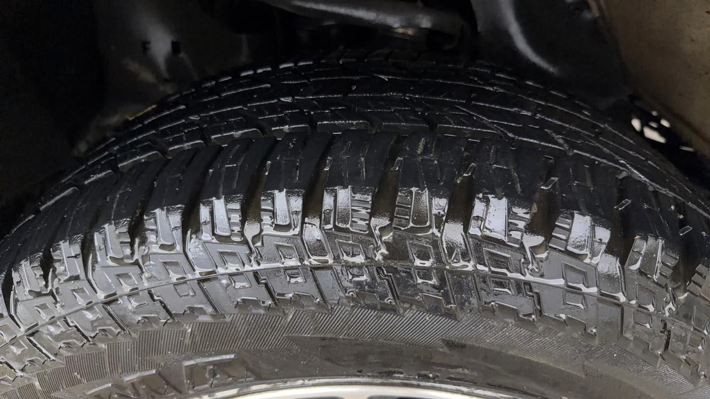 2017 Toyota Fortuner 2.7 4X2 MT, Petrol, Manual, 48,518 km, Left Front Tyre Tread