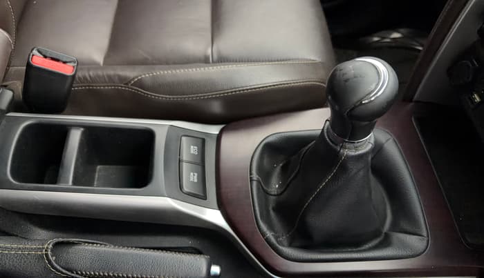 2017 Toyota Fortuner 2.7 4X2 MT, Petrol, Manual, 48,518 km, Gear Lever