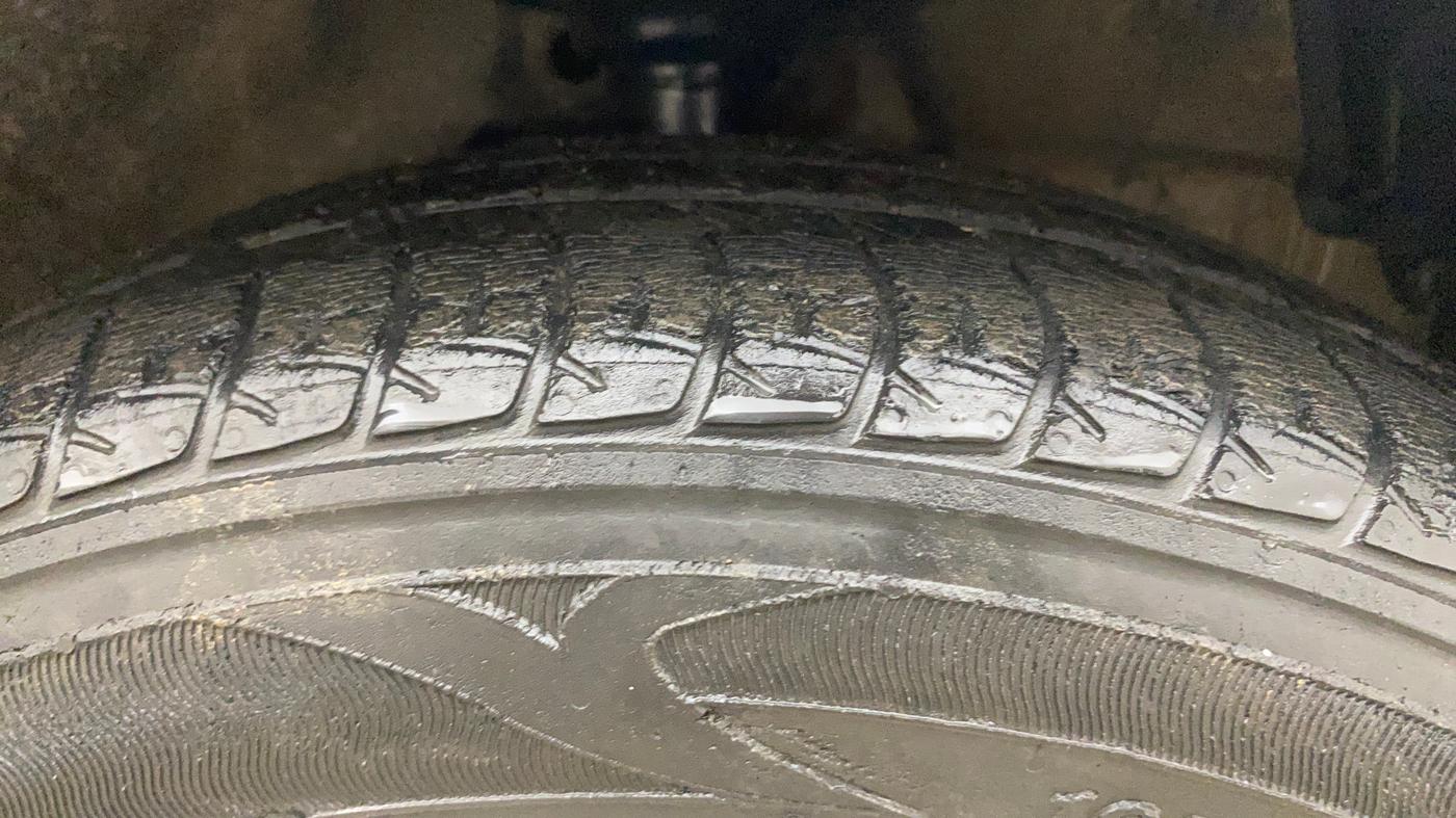 2015 Maruti Celerio VXI, Petrol, Manual, 70,000 km, Right Front Tyre Tread