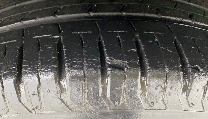 2019 Hyundai Verna 1.6 VTVT SX, Petrol, Manual, 25,310 km, Right Front Tyre Tread
