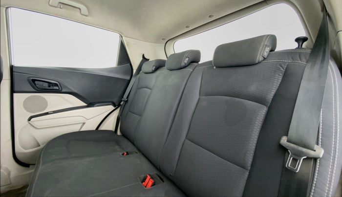 2020 Mahindra XUV300 1.2 W6 MT, Petrol, Manual, 22,100 km, Right Side Rear Door Cabin