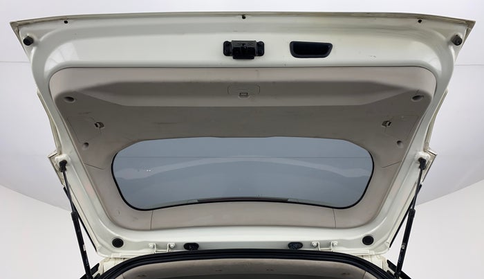 2020 Mahindra XUV300 1.2 W6 MT, Petrol, Manual, 22,100 km, Boot Door Open