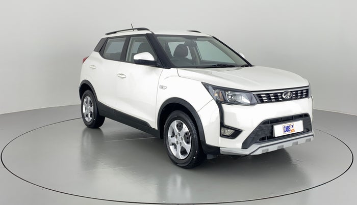 2020 Mahindra XUV300 1.2 W6 MT, Petrol, Manual, 22,100 km, Right Front Diagonal