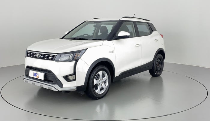 2020 Mahindra XUV300 1.2 W6 MT, Petrol, Manual, 22,100 km, Left Front Diagonal