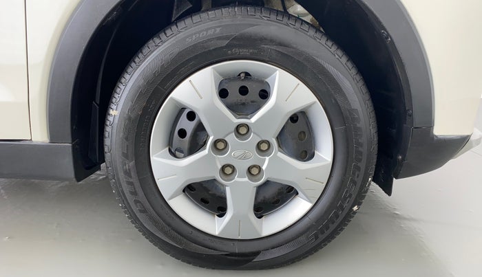 2020 Mahindra XUV300 1.2 W6 MT, Petrol, Manual, 22,100 km, Right Front Wheel