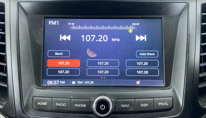 2020 Mahindra XUV300 1.2 W6 MT, Petrol, Manual, 22,100 km, Infotainment System