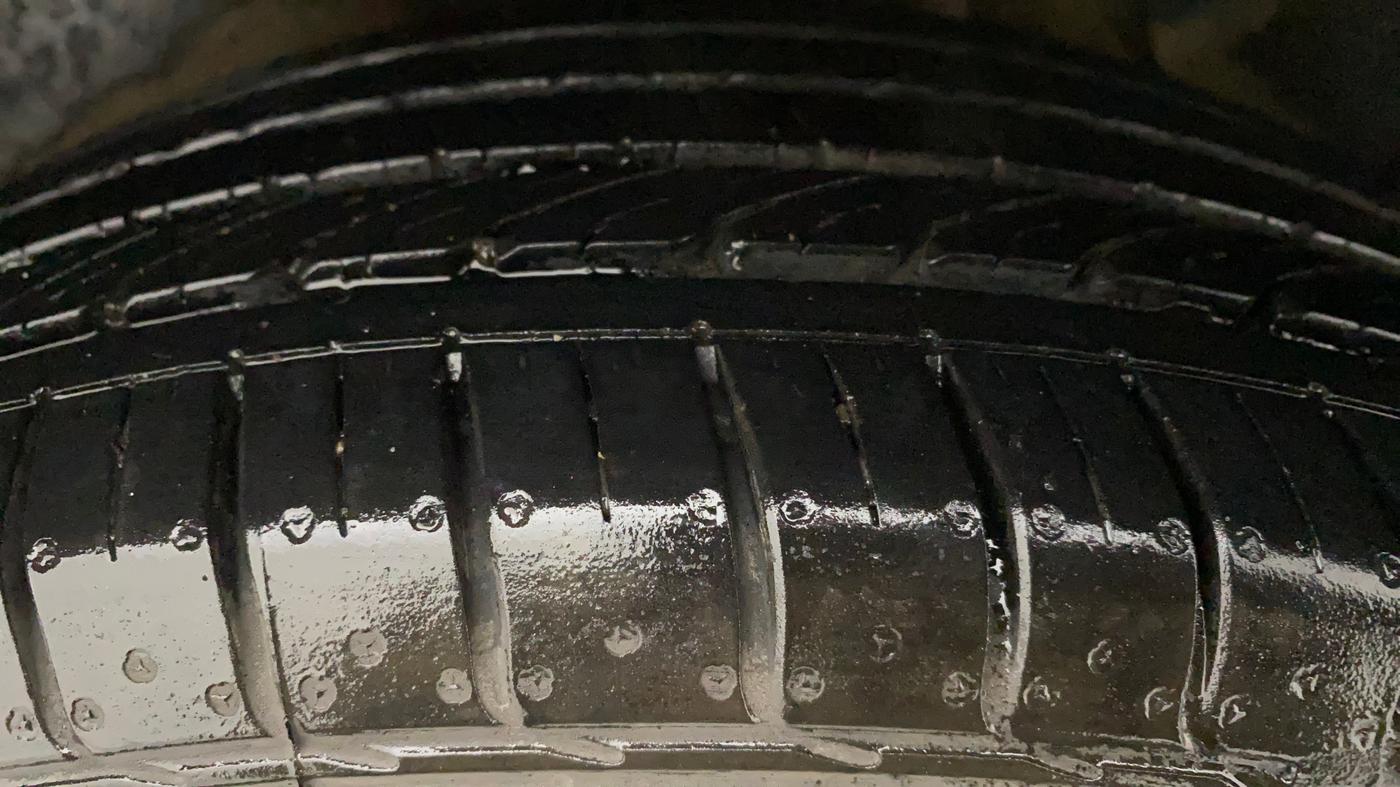 2017 Hyundai Creta E PLUS 1.6 PETROL, Petrol, Manual, 38,056 km, Left Rear Tyre Tread