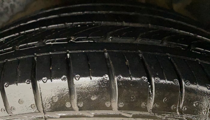 2017 Hyundai Creta E PLUS 1.6 PETROL, Petrol, Manual, 38,056 km, Left Rear Tyre Tread