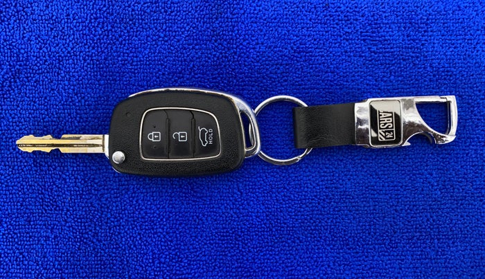 2017 Hyundai Creta E PLUS 1.6 PETROL, Petrol, Manual, 38,056 km, Key Close Up
