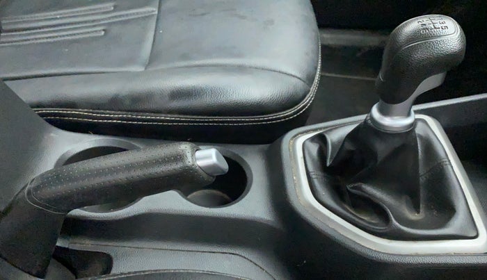 2017 Hyundai Creta E PLUS 1.6 PETROL, Petrol, Manual, 38,056 km, Gear Lever