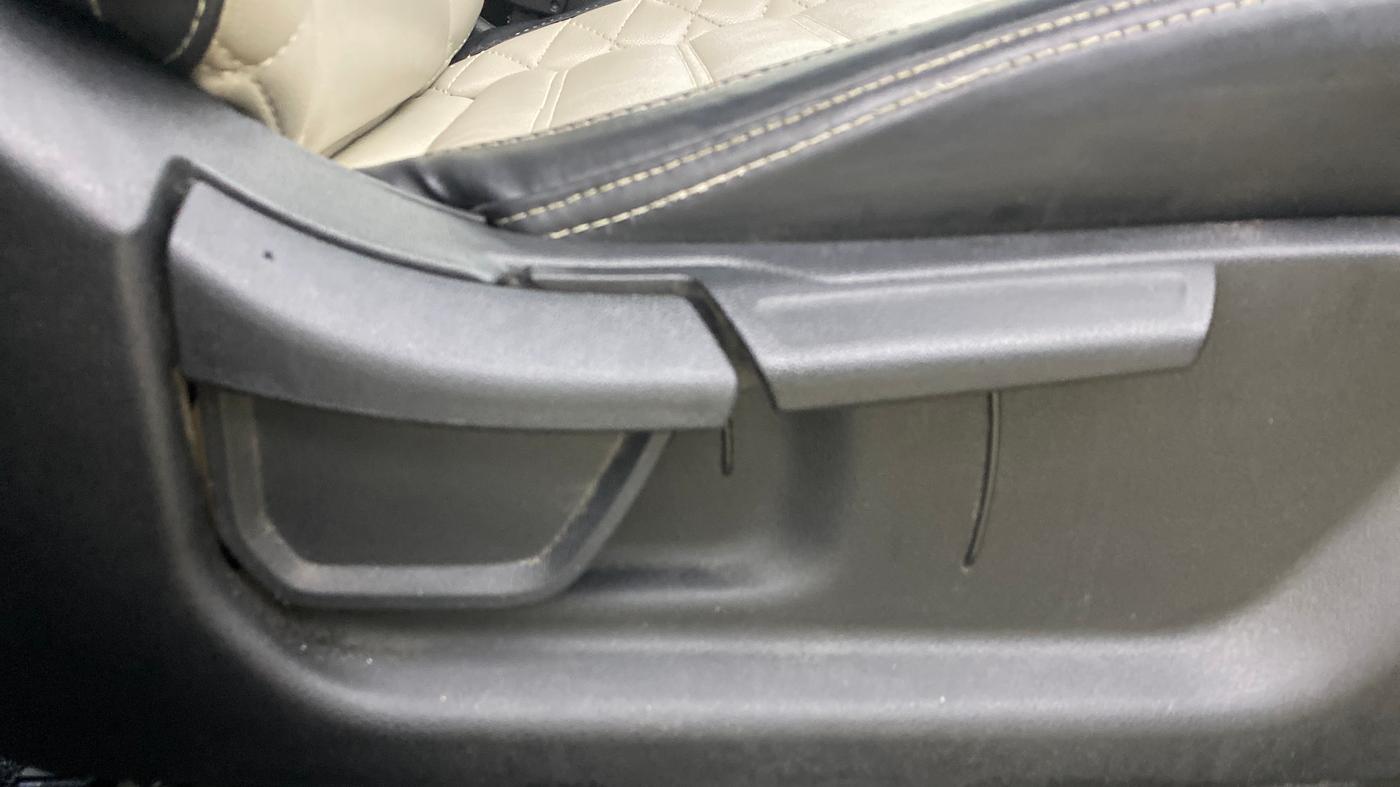 2020 Hyundai Creta SX 1.5 PETROL, Petrol, Manual, 54,277 km, Driver Side Adjustment Panel