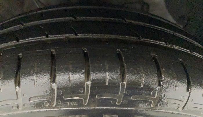 2021 Hyundai AURA S 1.2 CNG, CNG, Manual, 30,501 km, Right Front Tyre Tread