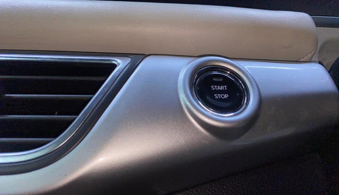 2022 Mahindra XUV700 AX 7 D MT 7 STR, Diesel, Manual, 46,340 km, Keyless Start/ Stop Button