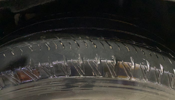 2022 Mahindra XUV700 AX 7 D MT 7 STR, Diesel, Manual, 46,340 km, Left Rear Tyre Tread