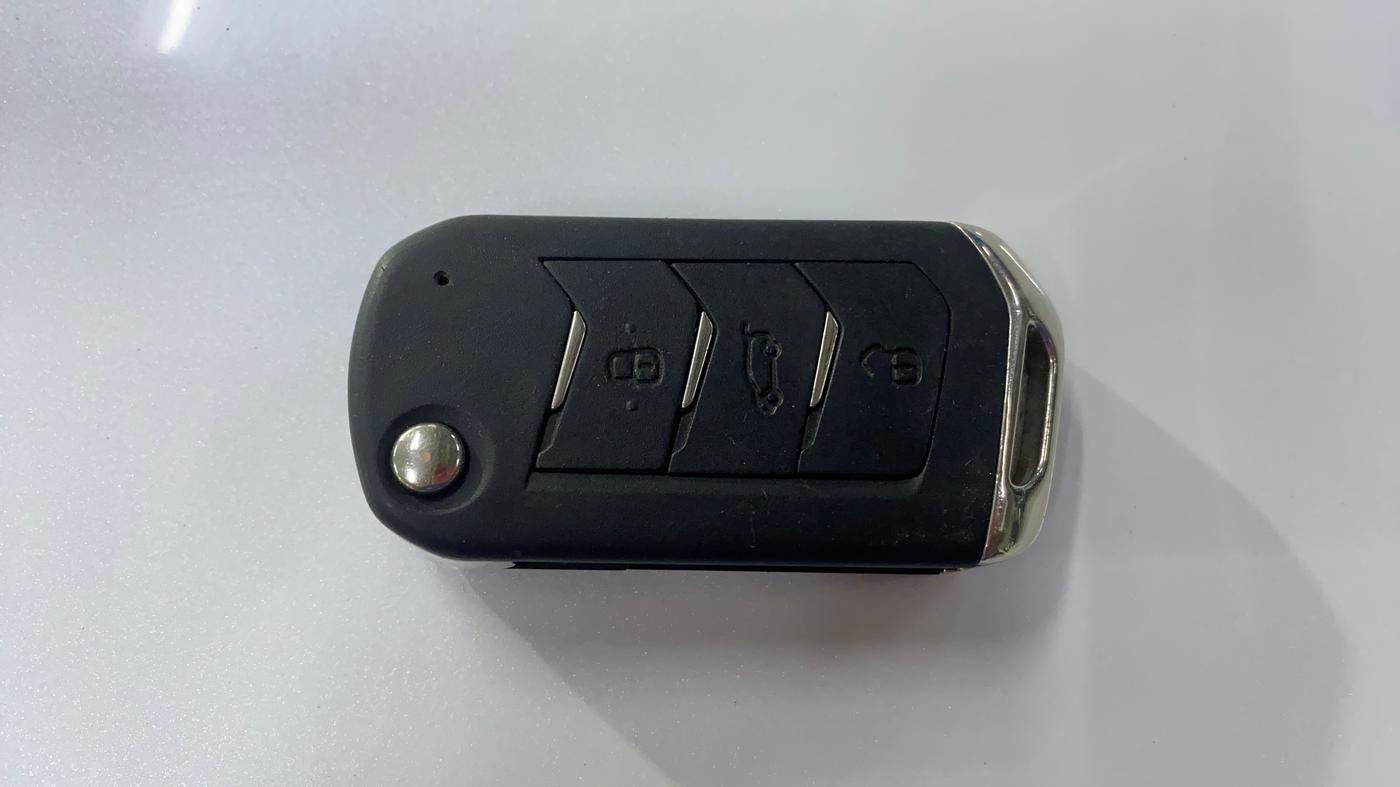 2022 Mahindra XUV700 AX 7 D MT 7 STR, Diesel, Manual, 46,340 km, Key Close Up