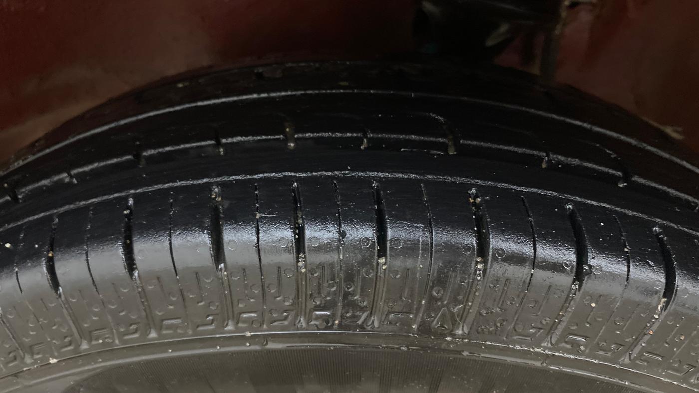 2015 Maruti Alto 800 LXI, Petrol, Manual, 57,118 km, Left Front Tyre Tread