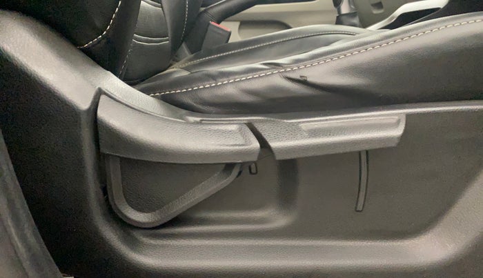 2022 KIA SONET HTX 1.5, Diesel, Manual, 65,068 km, Driver Side Adjustment Panel