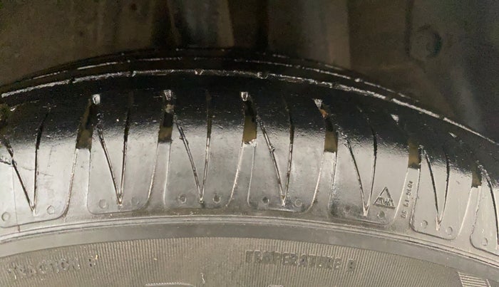2022 KIA SONET HTX 1.5, Diesel, Manual, 65,068 km, Left Rear Tyre Tread