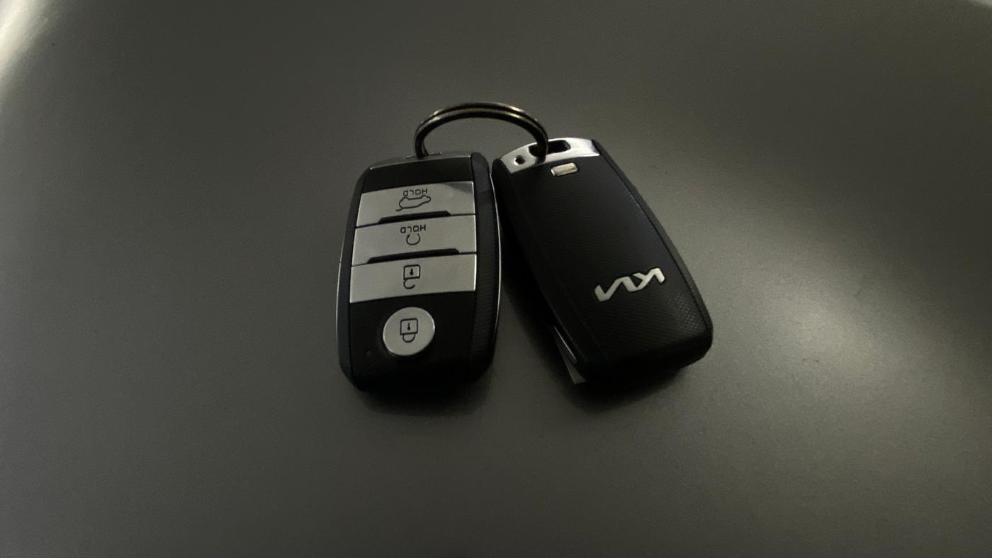 2022 KIA SONET HTX 1.0 IMT, Petrol, Manual, 85,337 km, Key Close Up