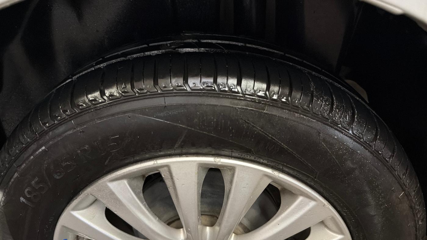 2015 Maruti Ciaz ZXI AT, Petrol, Automatic, 44,275 km, Left Rear Tyre Tread