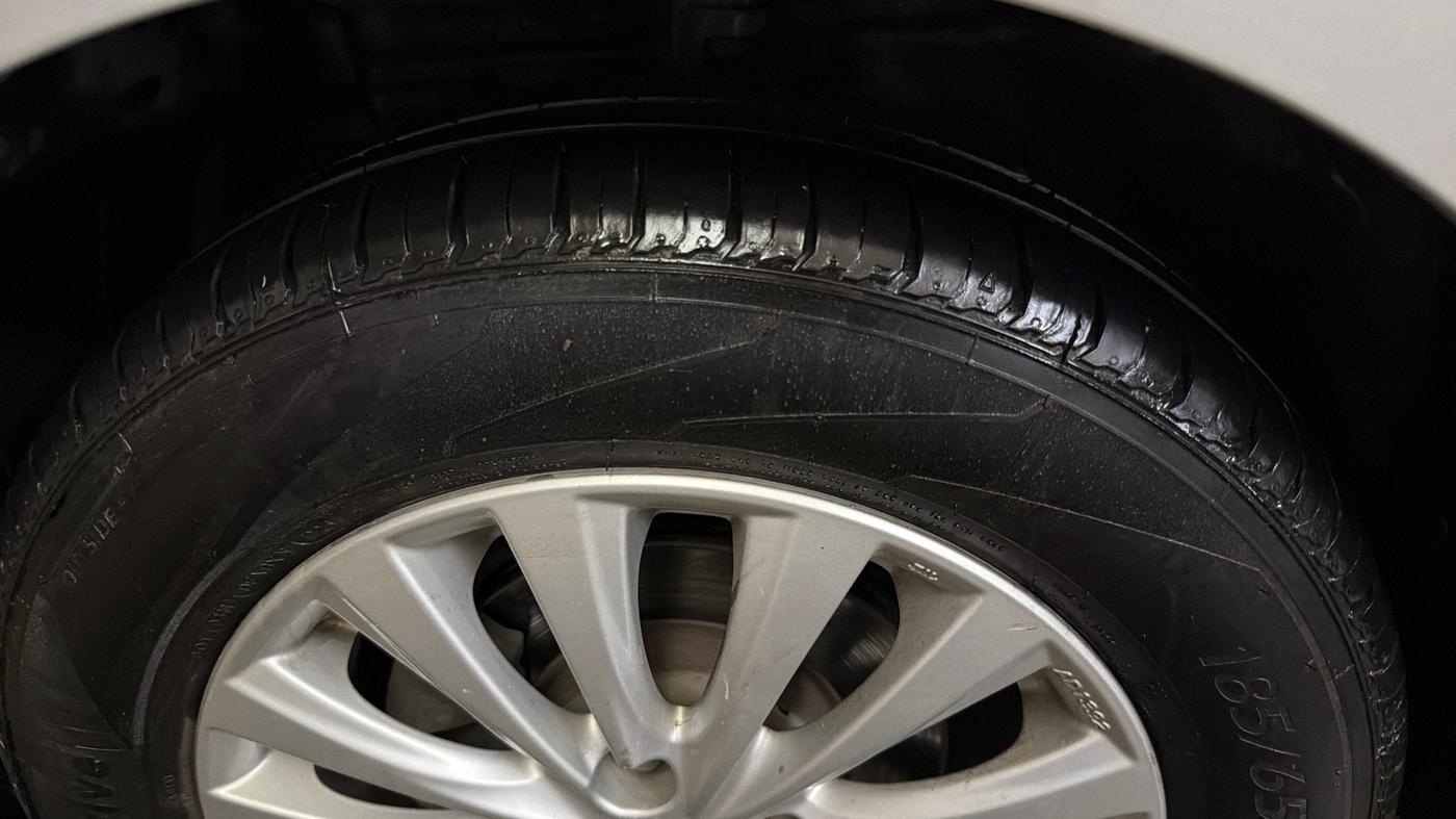 2015 Maruti Ciaz ZXI AT, Petrol, Automatic, 44,275 km, Left Front Tyre Tread