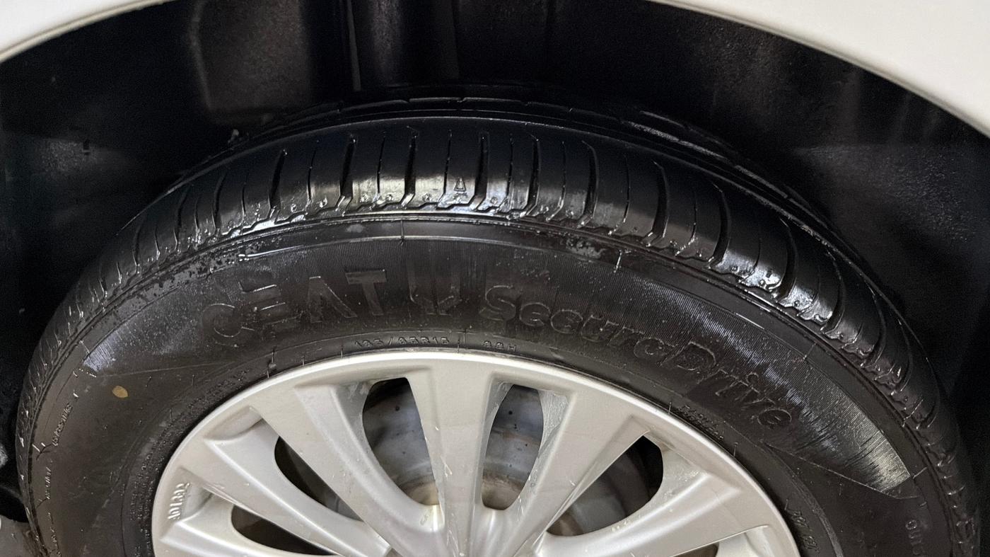 2015 Maruti Ciaz ZXI AT, Petrol, Automatic, 44,275 km, Right Rear Tyre Tread