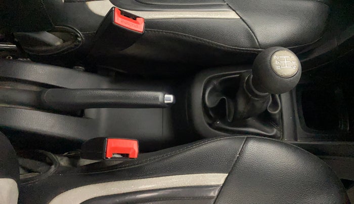 2016 Maruti Swift VXI, Petrol, Manual, 1,02,156 km, Gear Lever