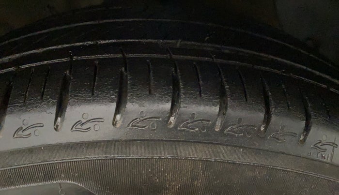 2021 Hyundai GRAND I10 NIOS ASTA AMT 1.2 KAPPA VTVT, Petrol, Automatic, 17,530 km, Left Rear Tyre Tread