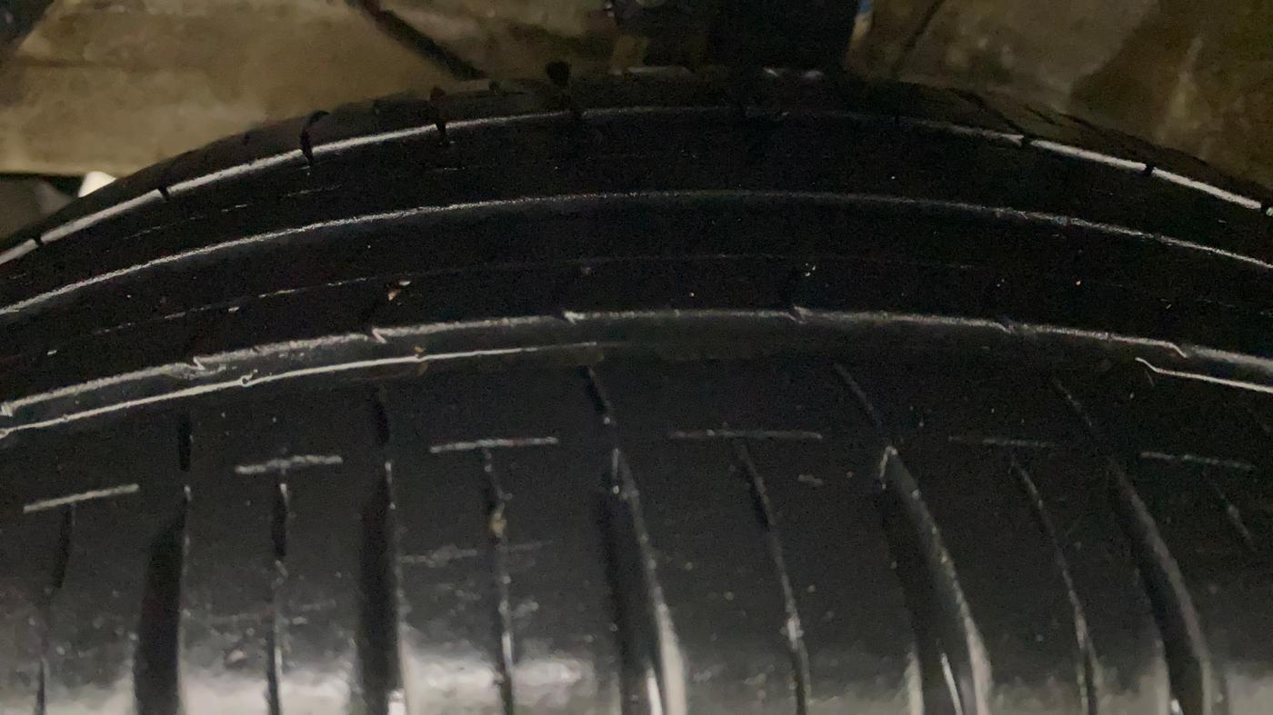2020 Maruti Ertiga VXI AT SHVS, Petrol, Automatic, 53,327 km, Left Front Tyre Tread