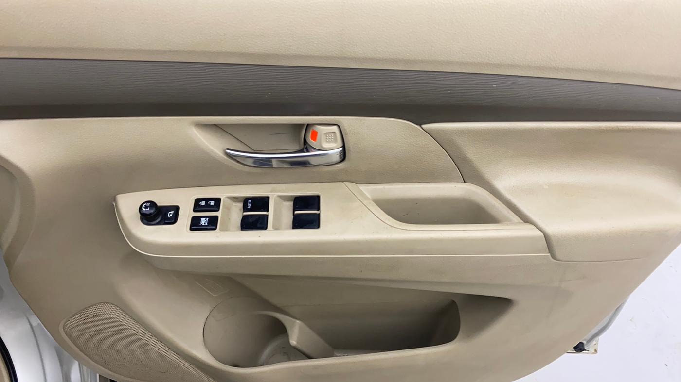 2020 Maruti Ertiga VXI AT SHVS, Petrol, Automatic, 53,327 km, Driver Side Door Panels Control