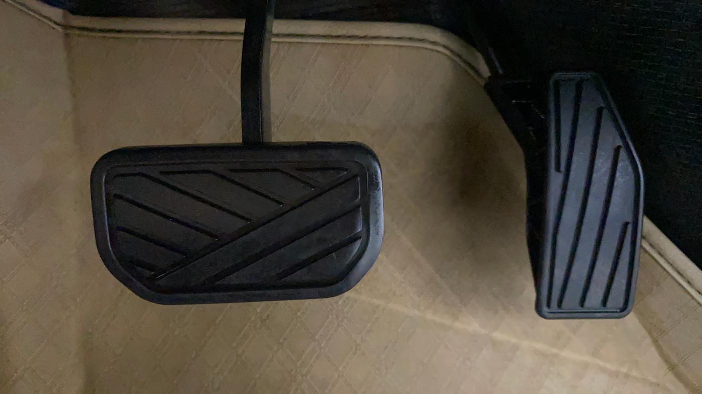 2020 Maruti Ertiga VXI AT SHVS, Petrol, Automatic, 53,327 km, Pedals