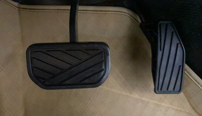 2020 Maruti Ertiga VXI AT SHVS, Petrol, Automatic, 53,131 km, Pedals