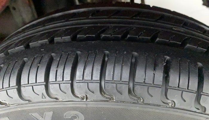 2014 Maruti Alto K10 VXI, Petrol, Manual, 22,916 km, Left Rear Tyre Tread