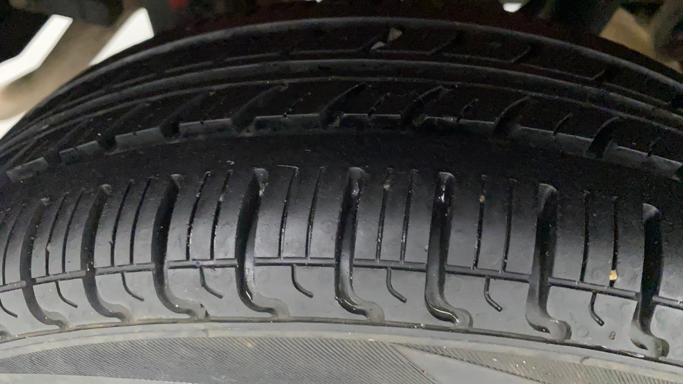 2014 Maruti Alto K10 VXI, Petrol, Manual, 22,916 km, Right Rear Tyre Tread