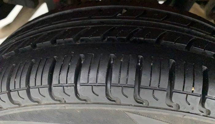 2014 Maruti Alto K10 VXI, Petrol, Manual, 22,916 km, Right Rear Tyre Tread