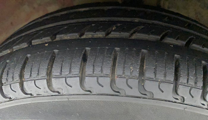 2014 Maruti Alto K10 VXI, Petrol, Manual, 22,916 km, Left Front Tyre Tread