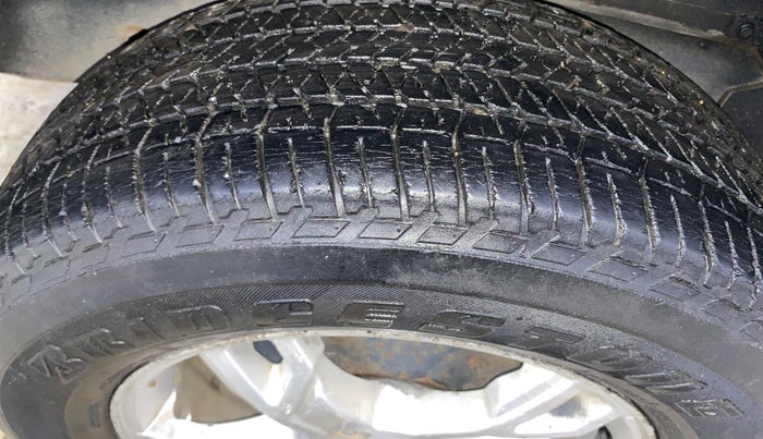 2014 Mahindra Scorpio S10, Diesel, Manual, 1,06,506 km, Right Rear Tyre Tread